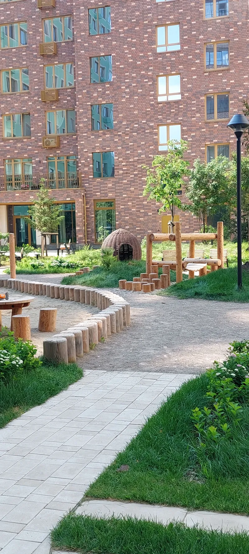 улица Эльвиры Федоровой, 1