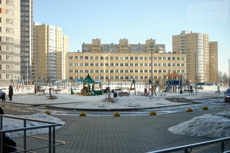 Дорожная улица, 18