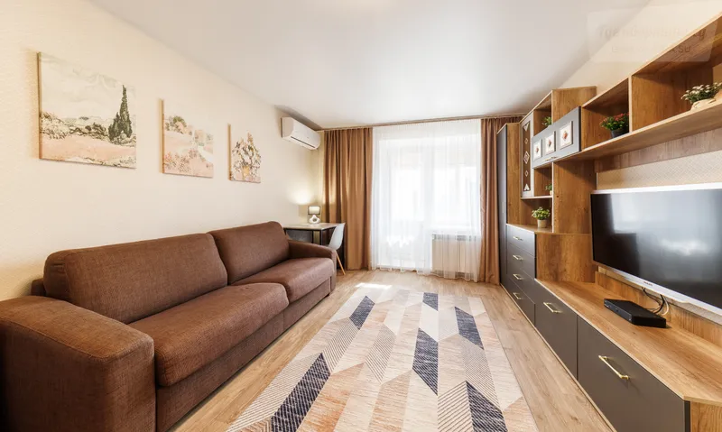 Красноармейский проспект, 1