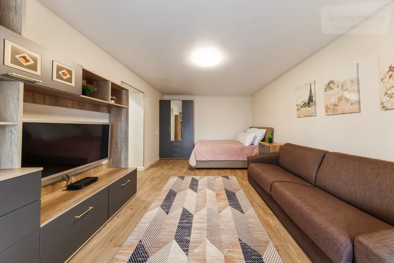 Красноармейский проспект, 1