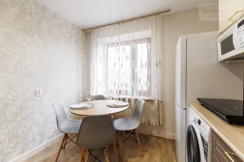 Красноармейский проспект, 1