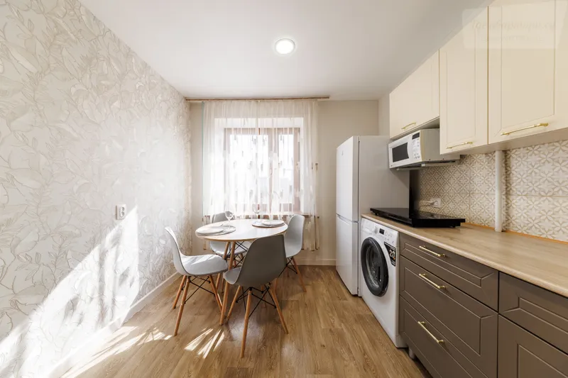 Красноармейский проспект, 1