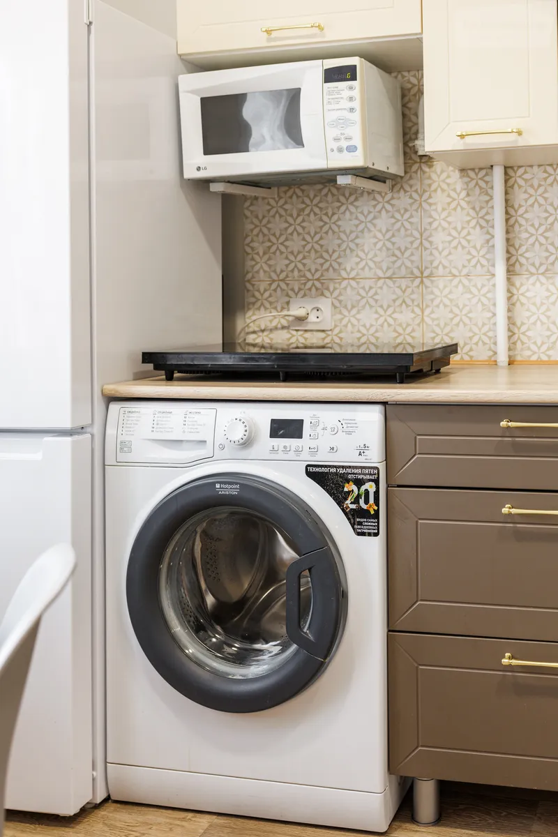 Красноармейский проспект, 1