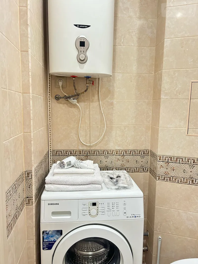 Среднерогатская улица, 16к4