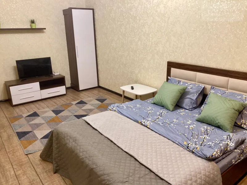 Взлётная улица, 87