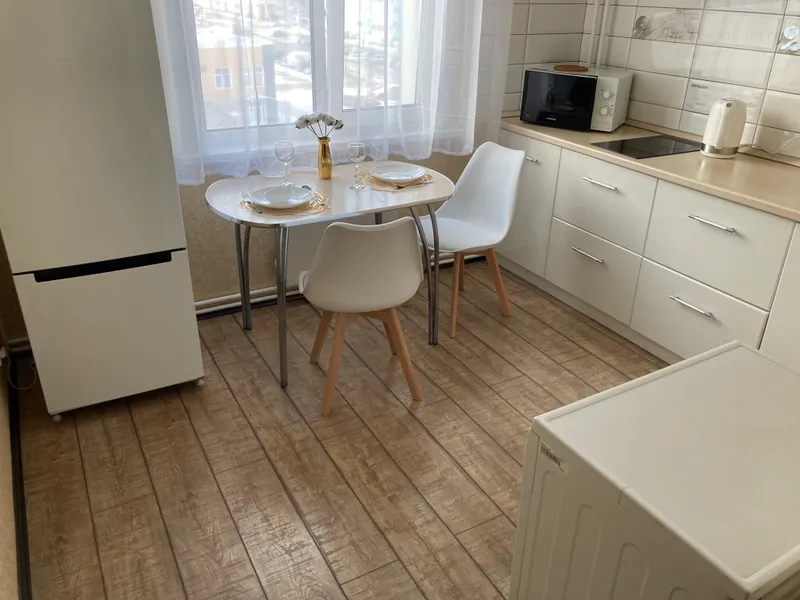 Взлётная улица, 87