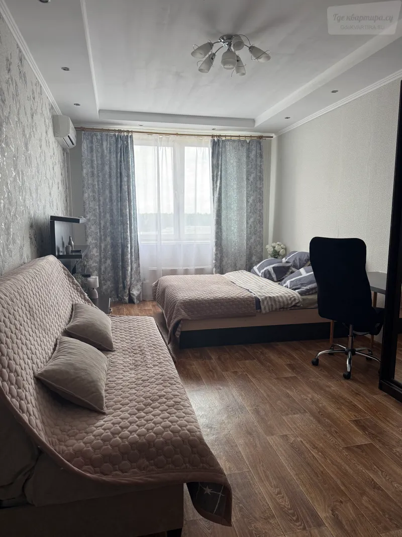 шоссе Космонавтов, 215