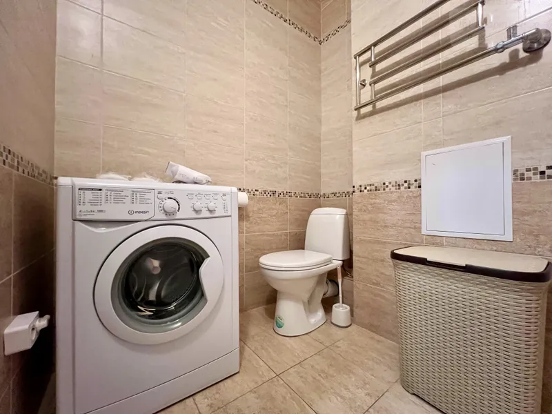 Казбекская улица, 1