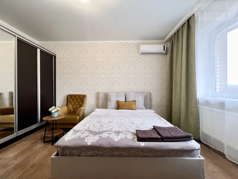 Казбекская улица, 1