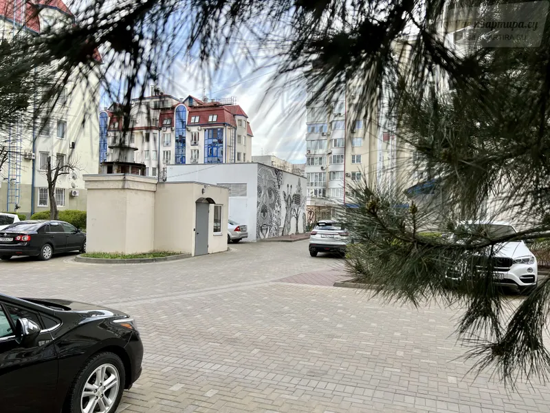 улица Архитектора Ишунина, 6