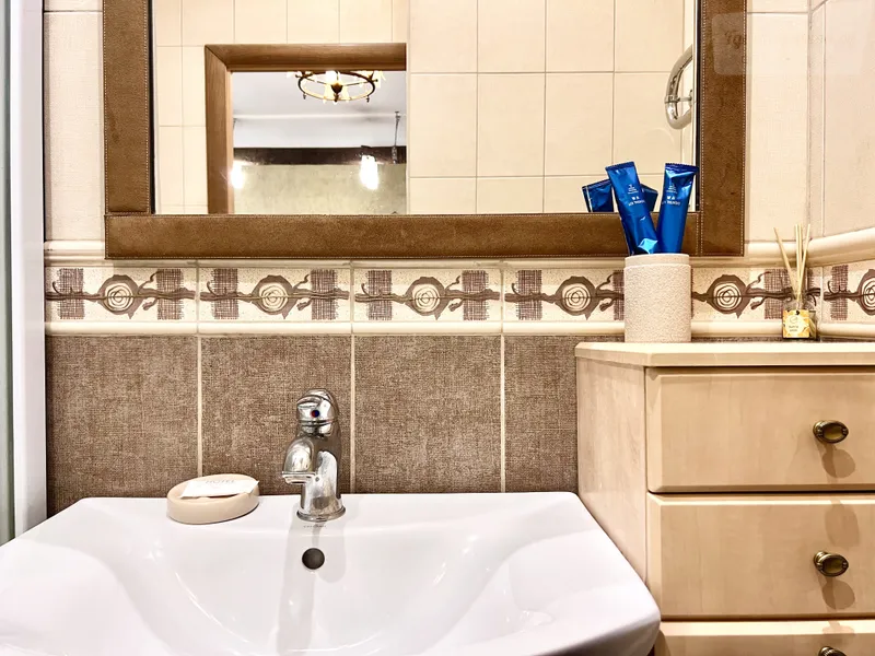 улица Архитектора Ишунина, 6