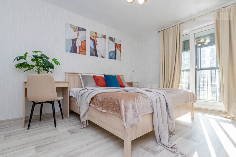 Серебристая улица, 7