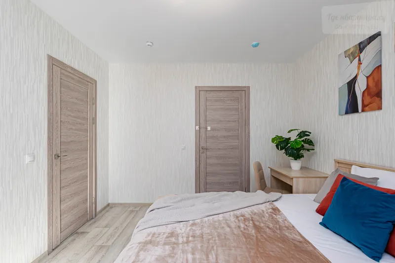 Серебристая улица, 7