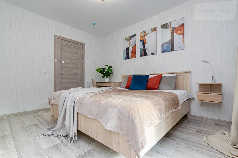 Серебристая улица, 7