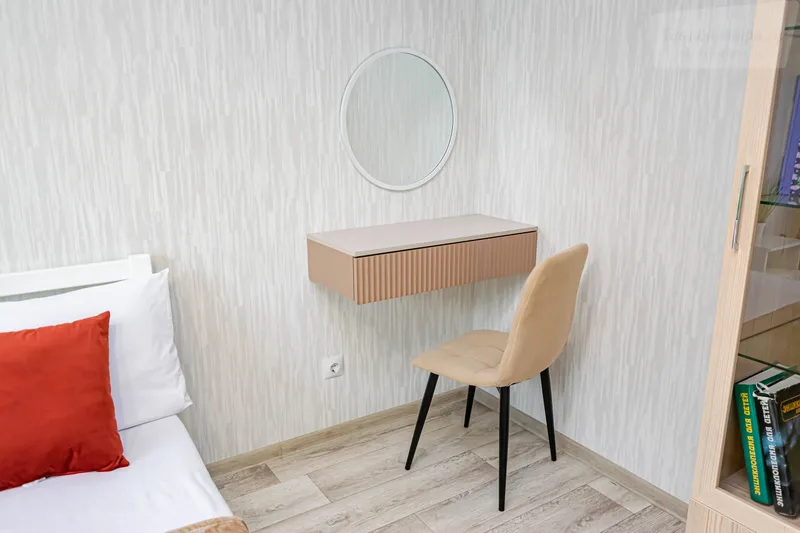 Серебристая улица, 7