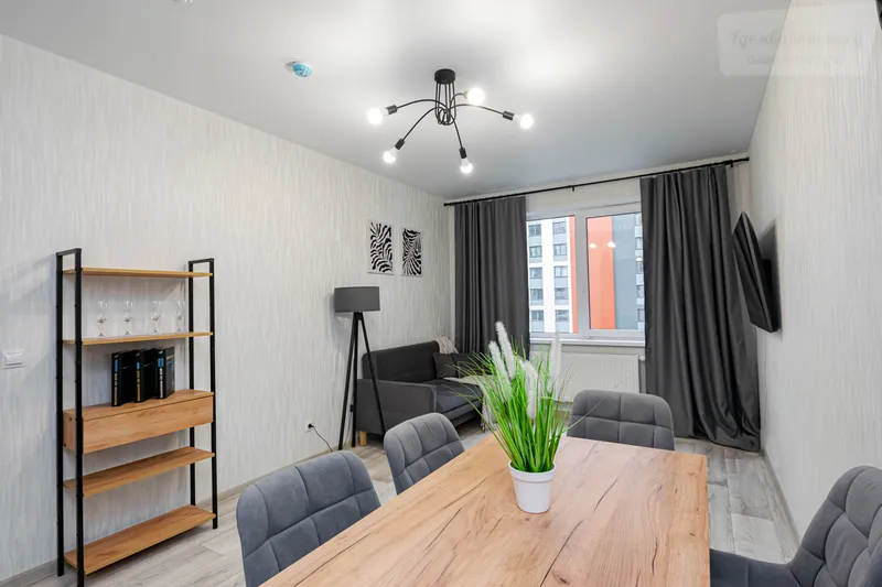 Серебристая улица, 7