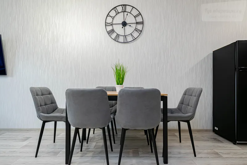 Серебристая улица, 7