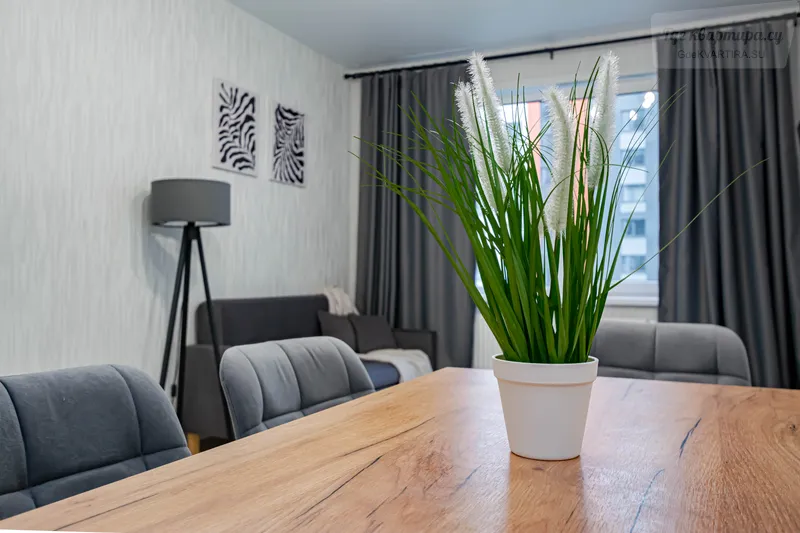 Серебристая улица, 7