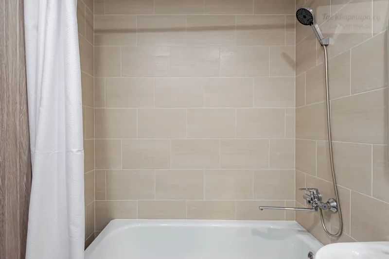 Серебристая улица, 7