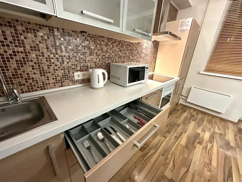 Шефская улица, 103