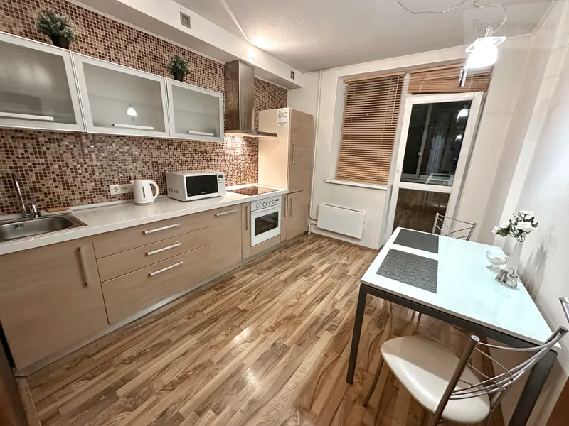 Шефская улица, 103