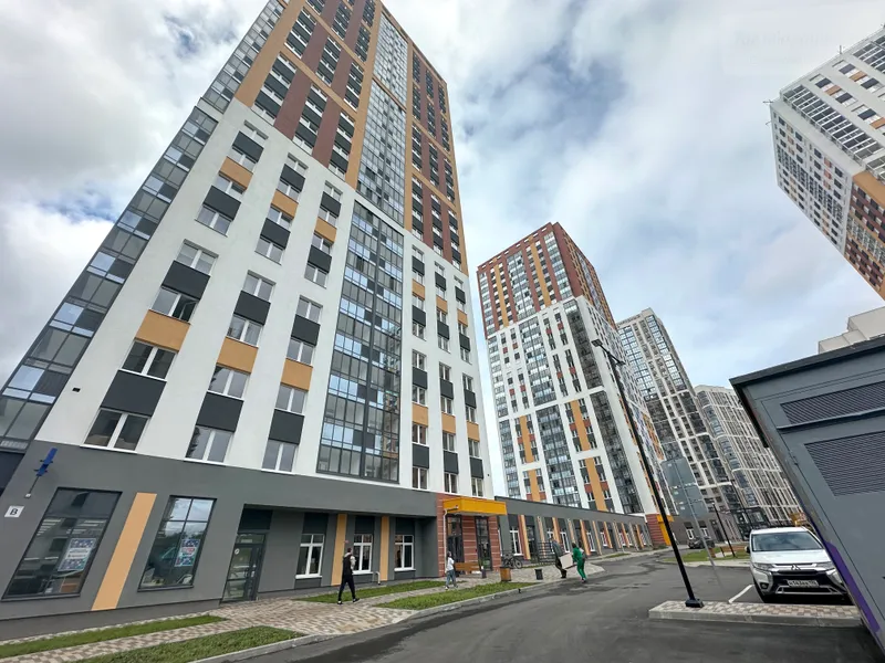 проспект Космонавтов, 108/3