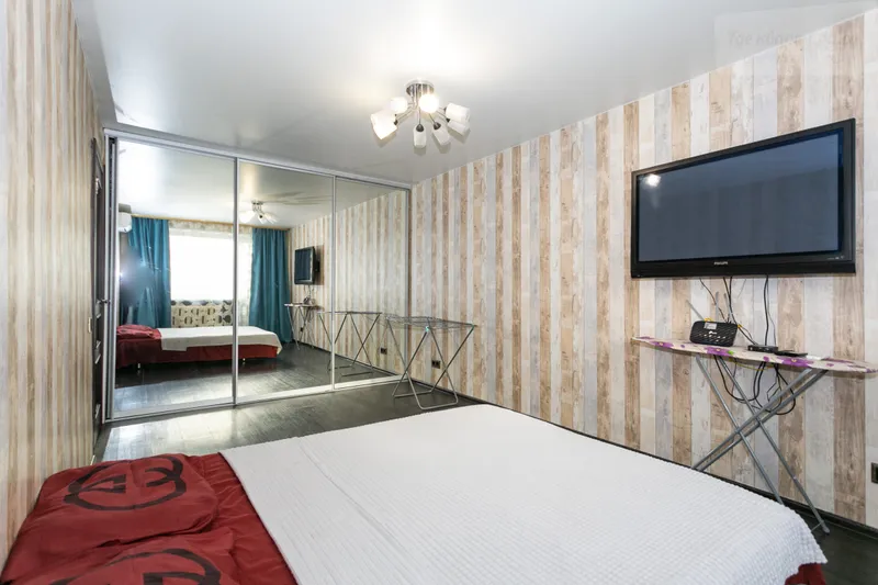 Комсомольский проспект, 8