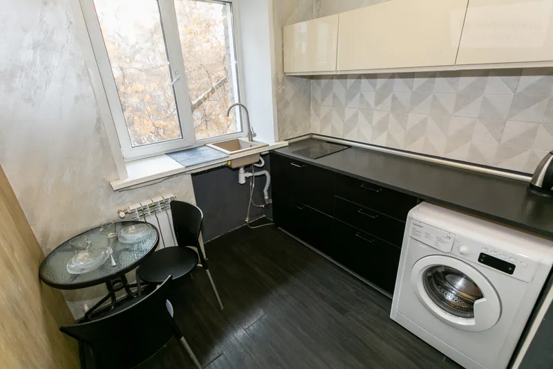 Комсомольский проспект, 8