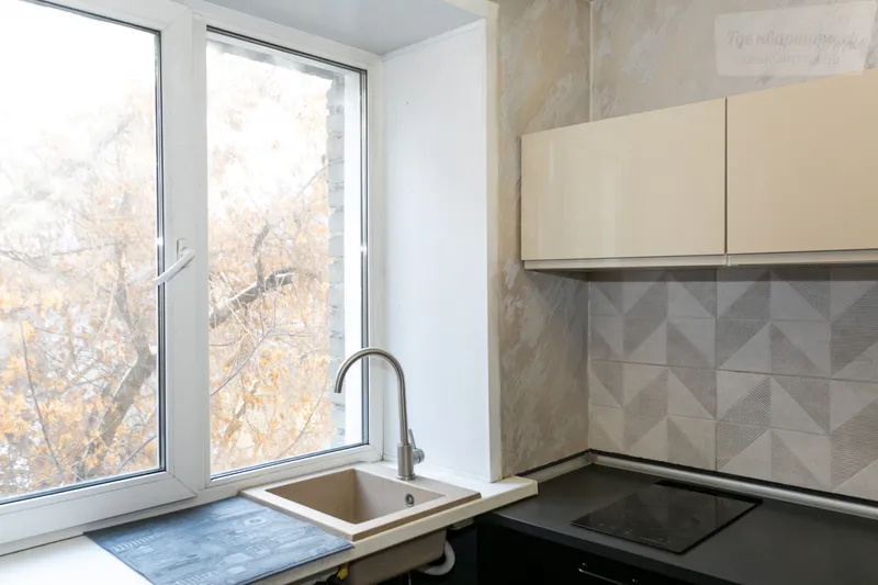 Комсомольский проспект, 8