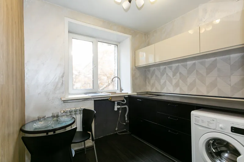 Комсомольский проспект, 8