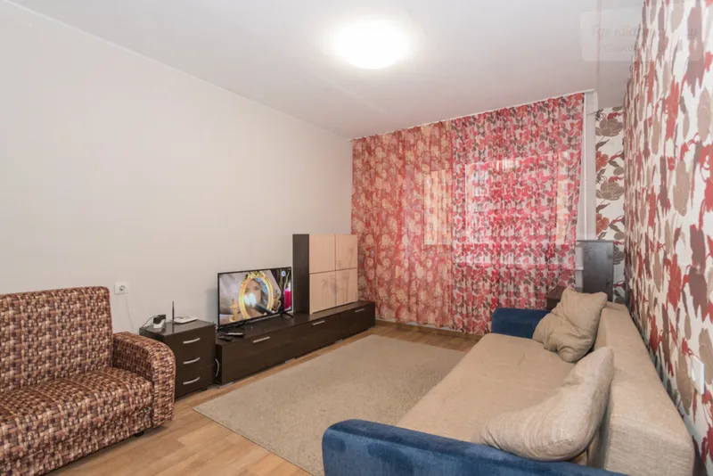 улица Адриена Лежена, 17