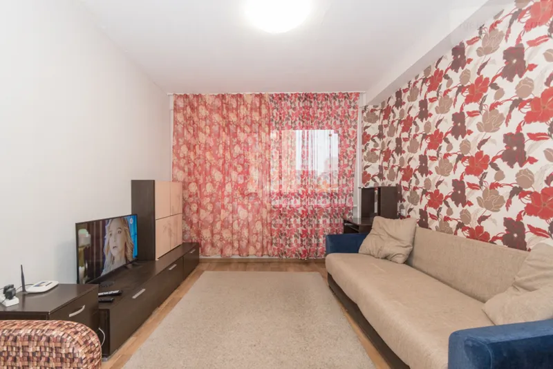 улица Адриена Лежена, 17