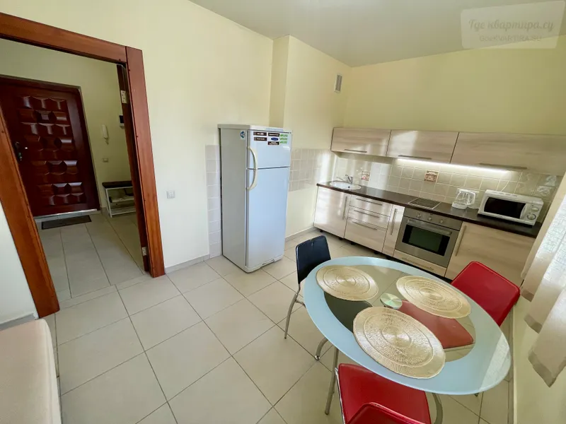 улица Авиаторов, 33