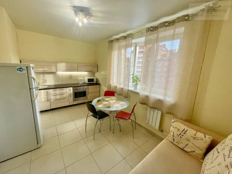 улица Авиаторов, 33