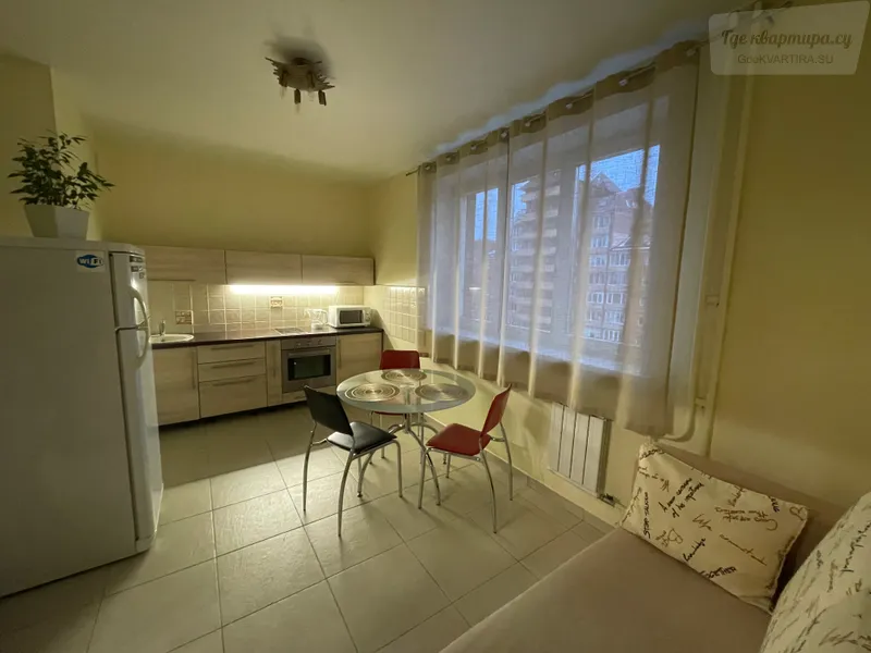 улица Авиаторов, 33