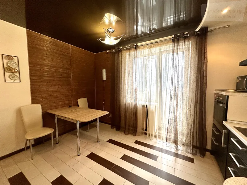 Красноармейская улица, 100