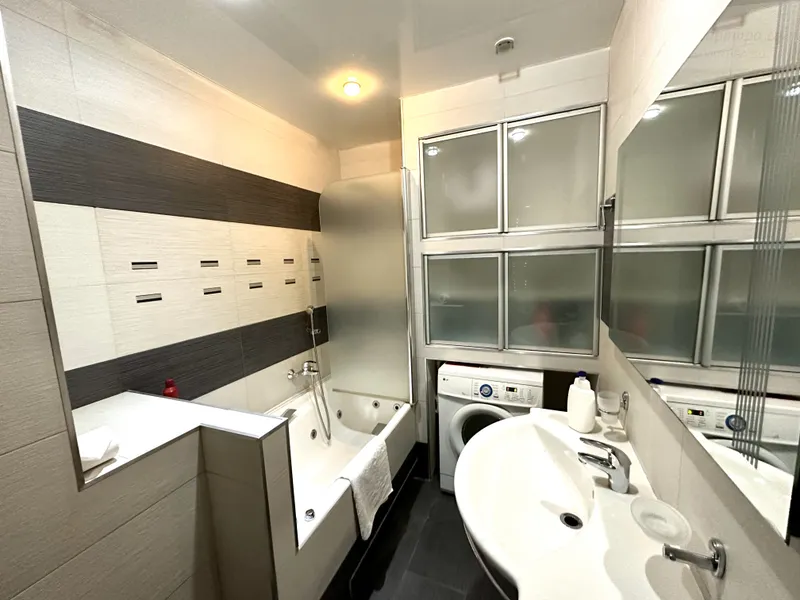 Красноармейская улица, 100