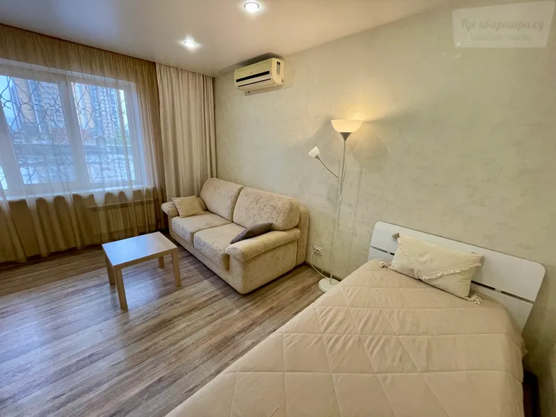 Взлётная улица, 10