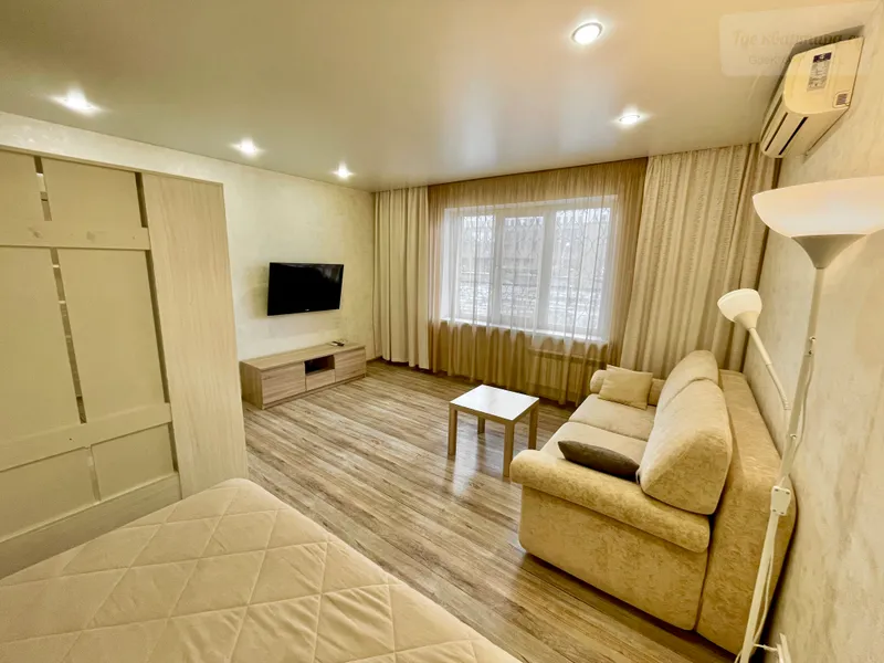 Взлётная улица, 10