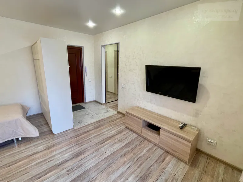 Взлётная улица, 10