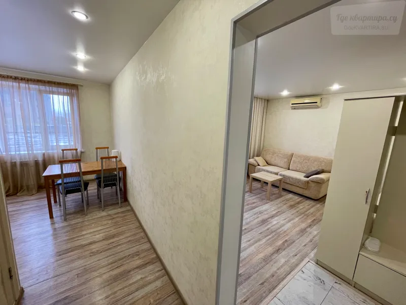 Взлётная улица, 10