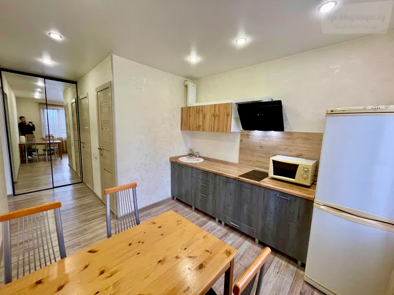 Взлётная улица, 10