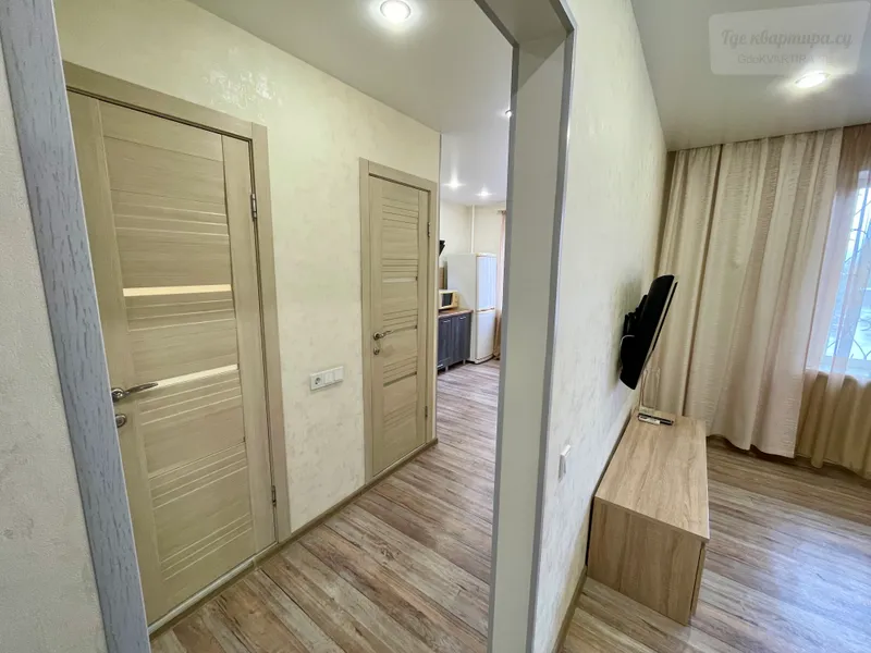 Взлётная улица, 10