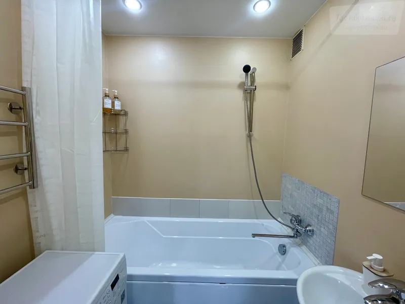 Взлётная улица, 10