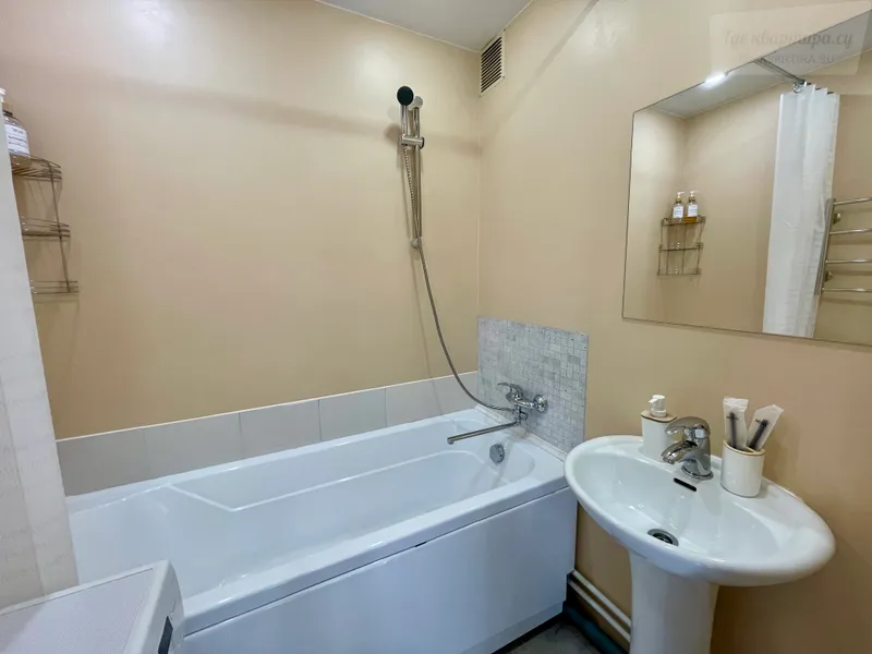 Взлётная улица, 10