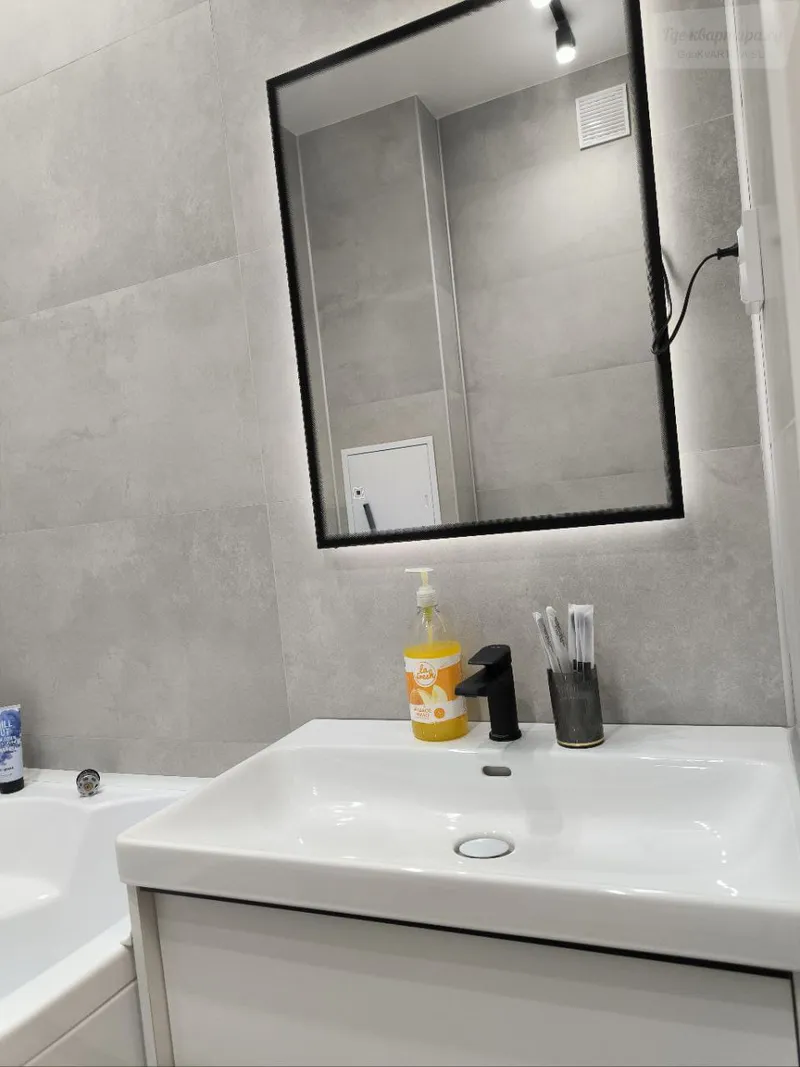 улица Милиционера Власова, 8