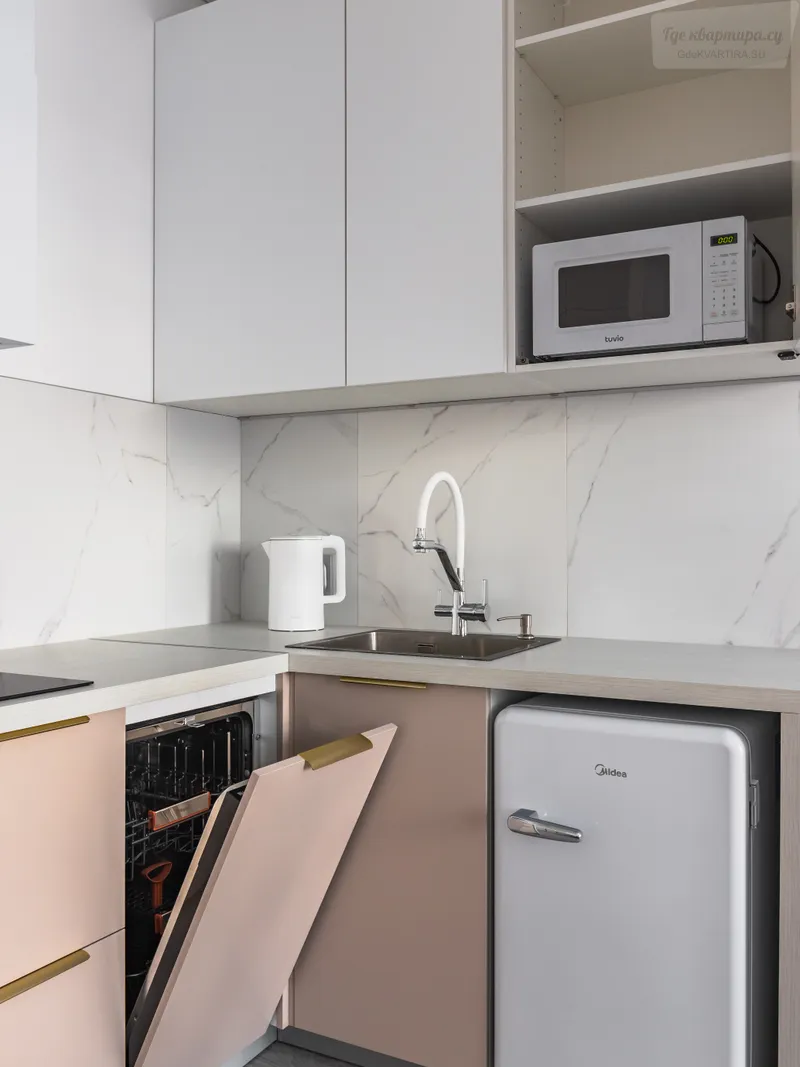 Уральская улица, 25