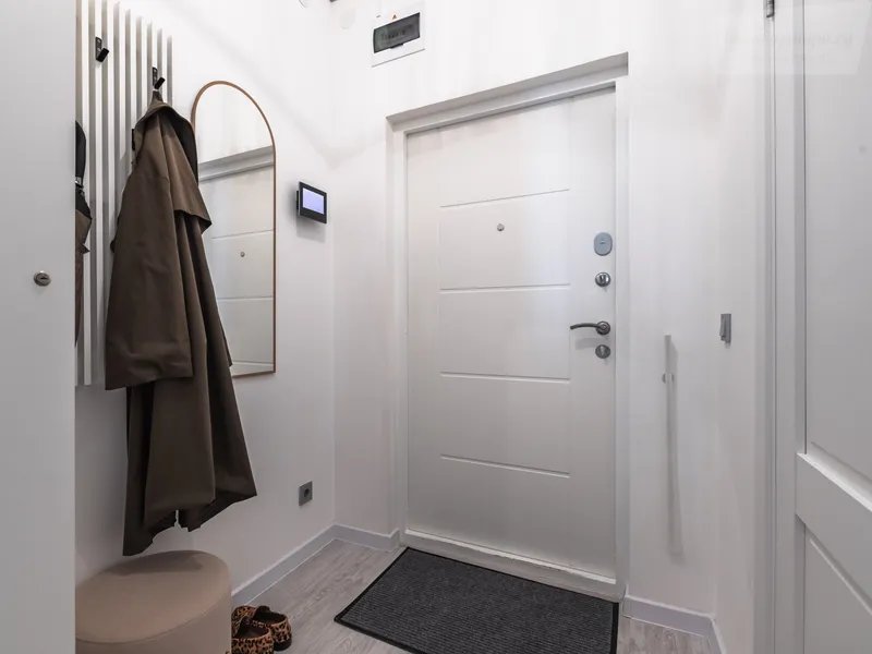 Уральская улица, 25