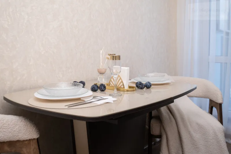 Комсомольская улица, 2