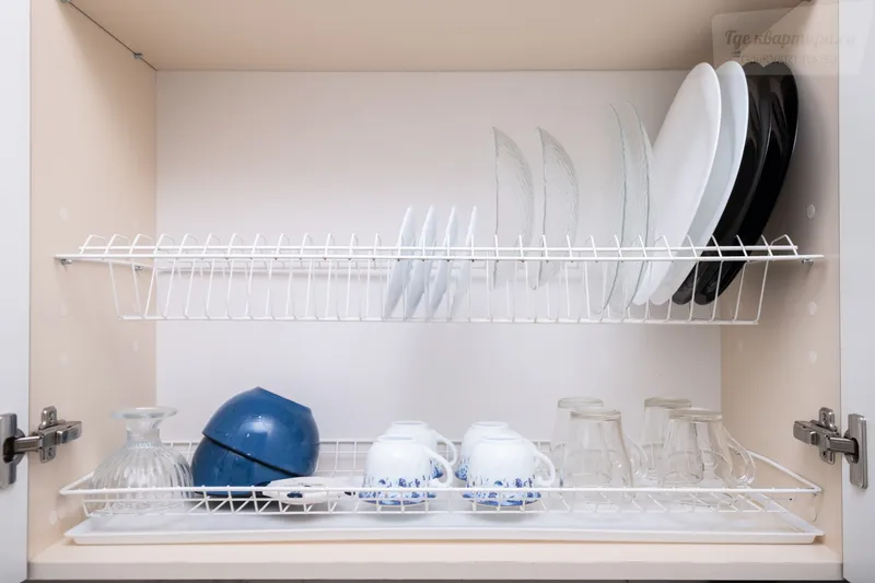 Комсомольская улица, 2